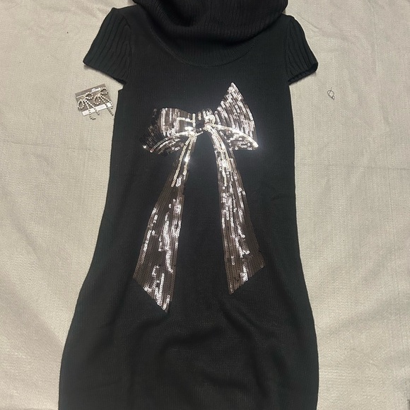 Elegant Black Maxi Dress with Silver Bow - Picture 1 of 1